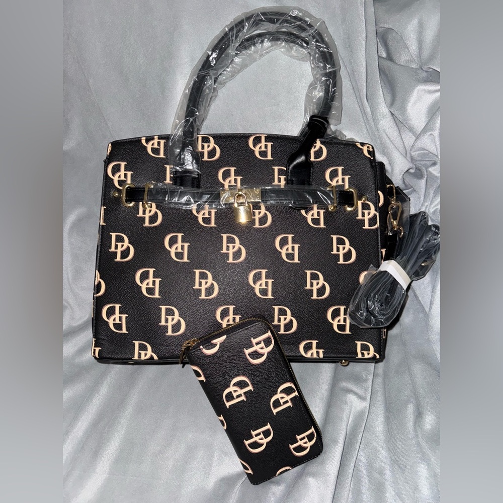Large Fashion Handbag with Crossbody Strap and Wallet